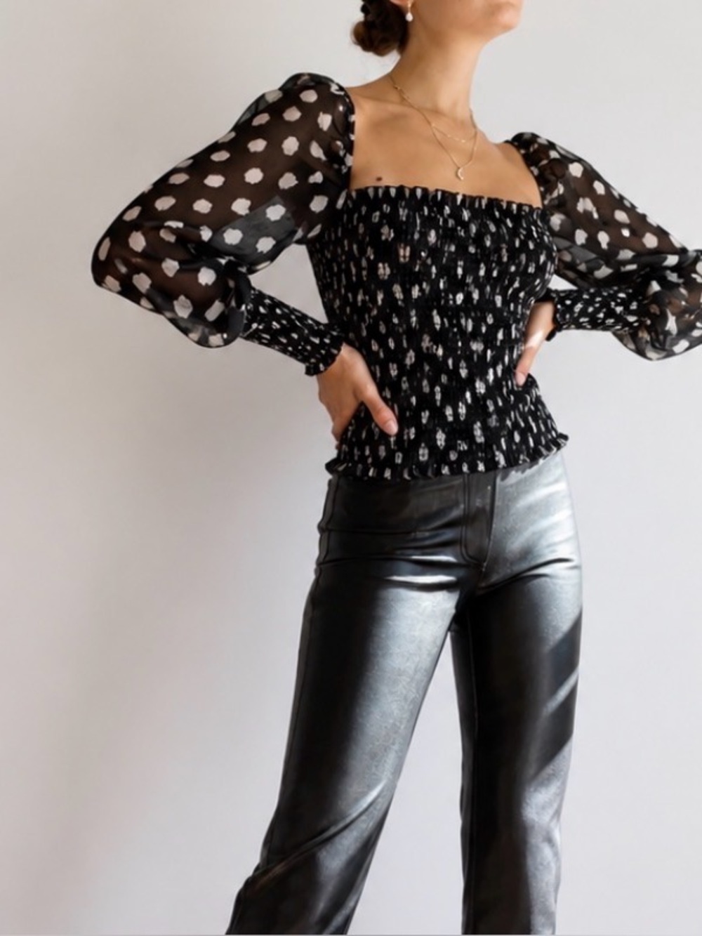 Aritzia Wilfred Saga Blouse in Navy with Dots